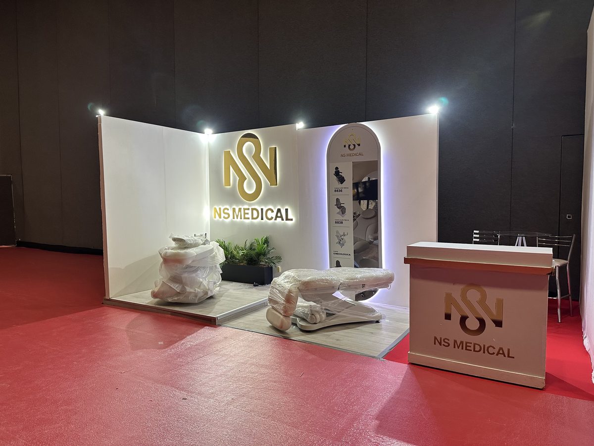 NS Medical — Stand custom — equipo médico estético