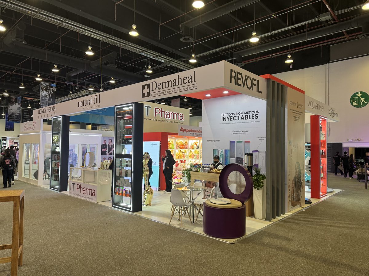 IT Pharma · Dermaheal · Revofil · Aquashine — Stand multimarca de 6 brands